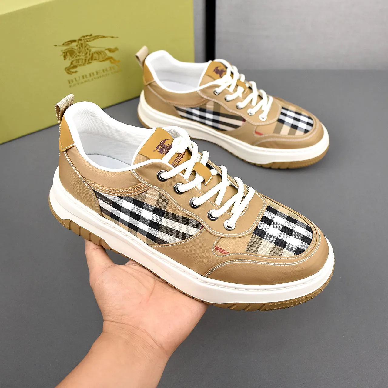 PP420❣️❣️❣️Burberry [Burberry] fashionable lace-up cloth shoes, uppers made of breathable fabric, rubber foam soles, men's size 38-44